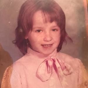 Meet your Posher, Dee dee